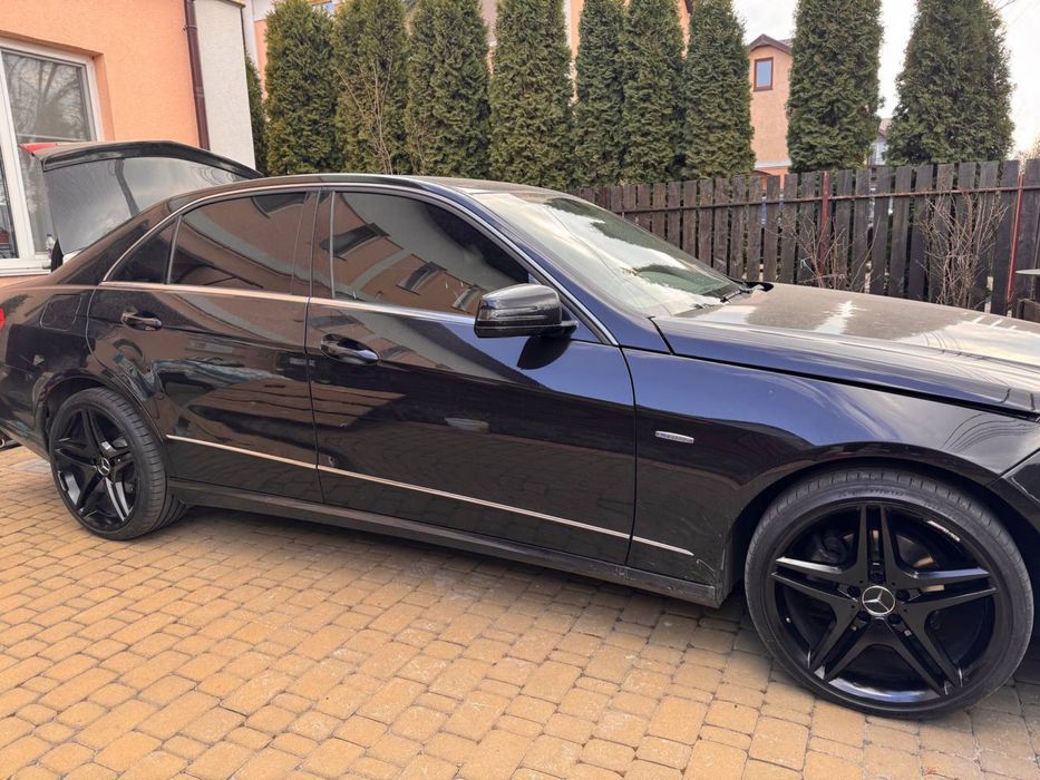 Продам диски на Мерседес ! R19 разноширокие с резиной