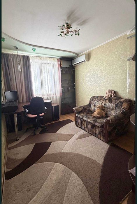 Продам 2 кімнатну квартиру на Черемушках, вул. Єфімова/Бреуса