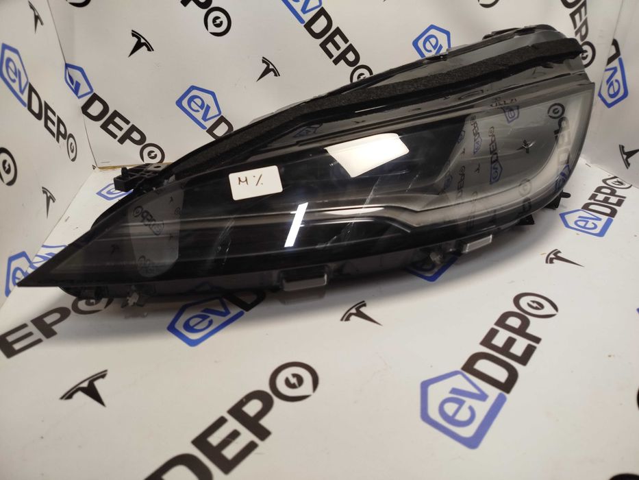 Фара лінзована матрична Tesla Model 3 Highland Оригінал Наявність