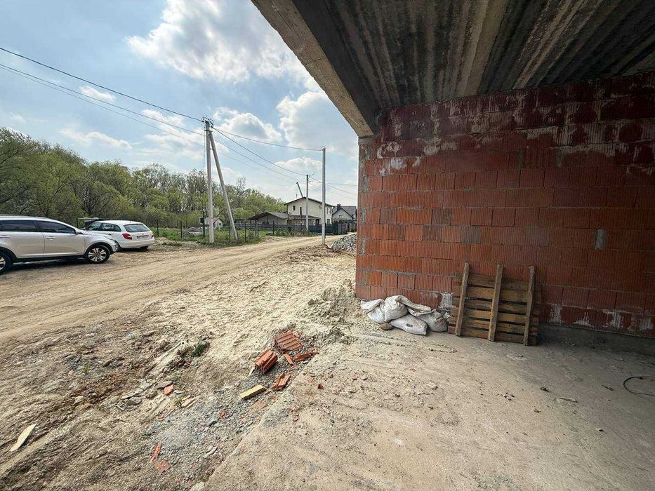 Великий таунхаус з земелею 15 м в Опришівцях