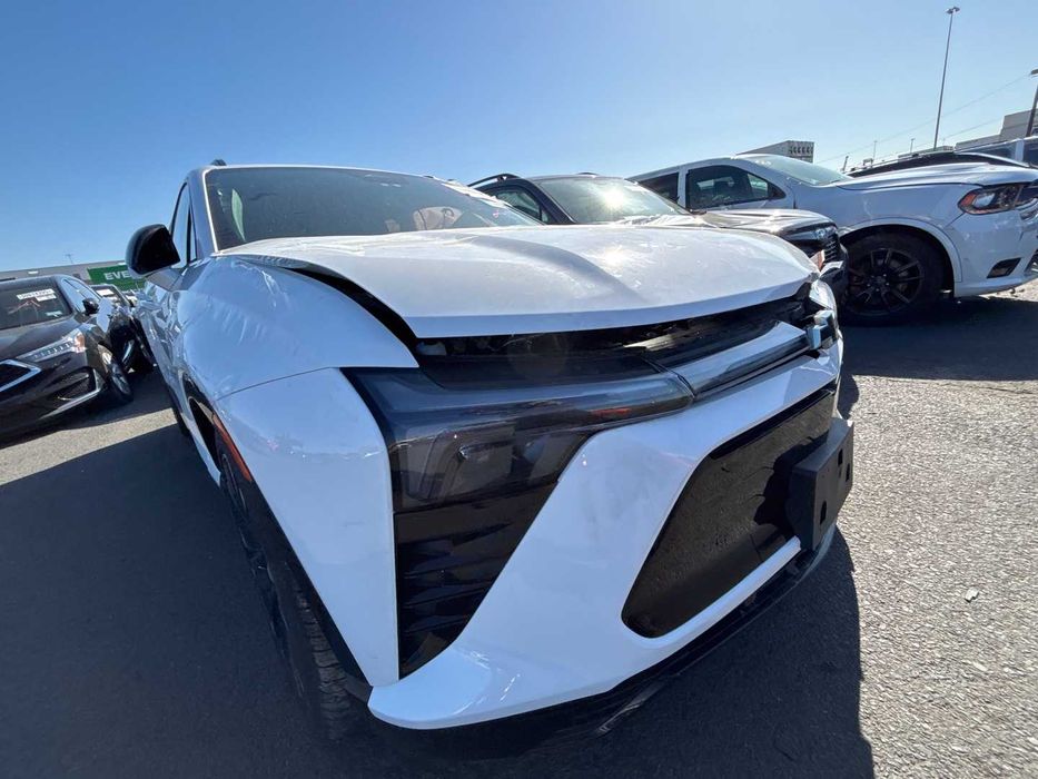 Разборка автомобиля на запчасти Chevrolet Blazer EV. Блэйзер Электро