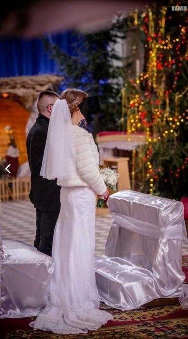 Sukienka ślubna rybka z podpinanym trenem