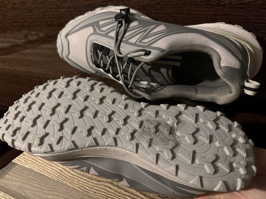 Кросівки чоловічі