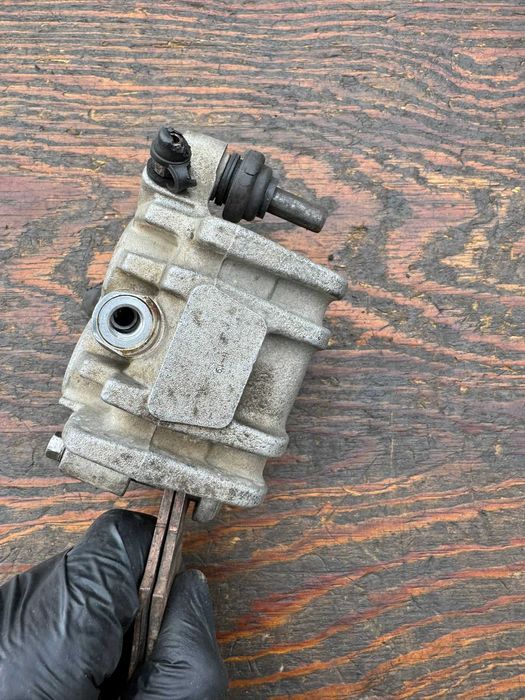 nissin zacisk jarzmo przod przedni suzuki rm rmz rmx 125 / 250 / 450