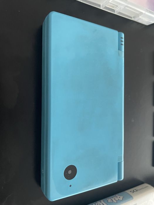 Nintendo DSi azul e jogos