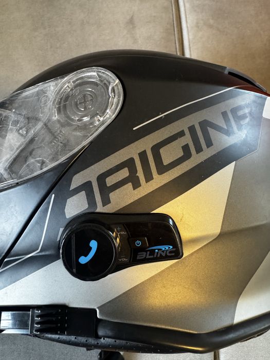 Capacete origine com intercomunicador em estado de novo