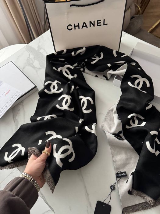Шарф в стилі  Chanel