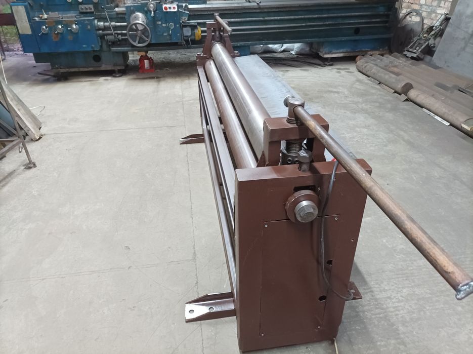 Тривалкові вальці 2020/4мм. Включно електричні Трёхвалковые вальцы