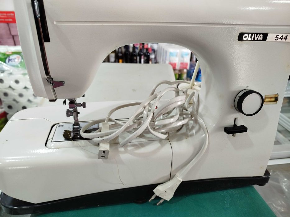 Oliva 544 Máquina de costura