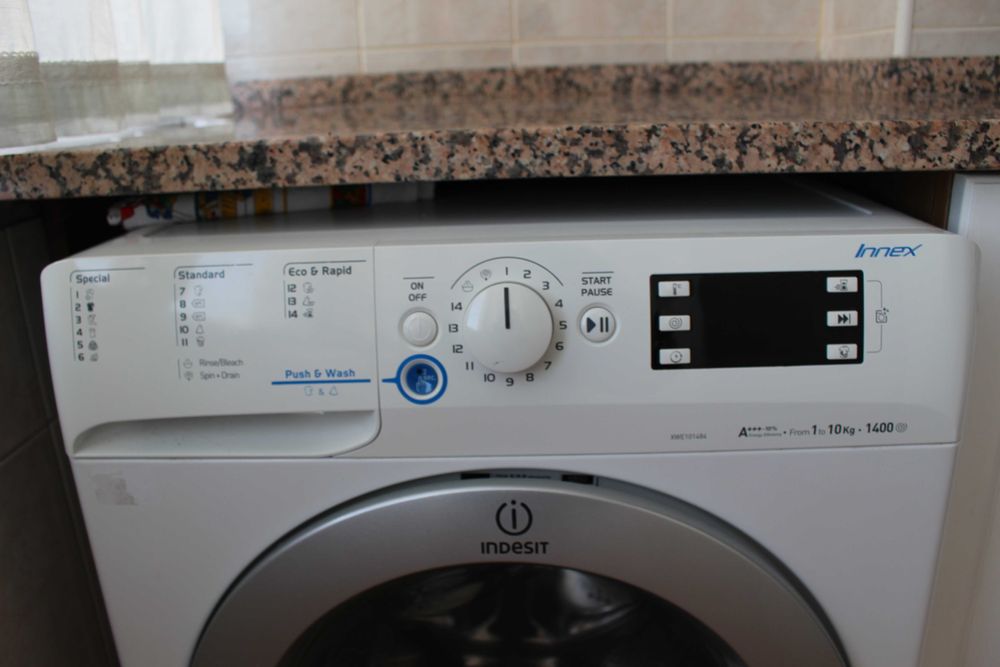 Máquina de Lavar Roupa Indesit – 10KG