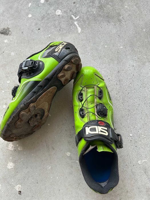 Barras tejadilho marca Atera e material BTT