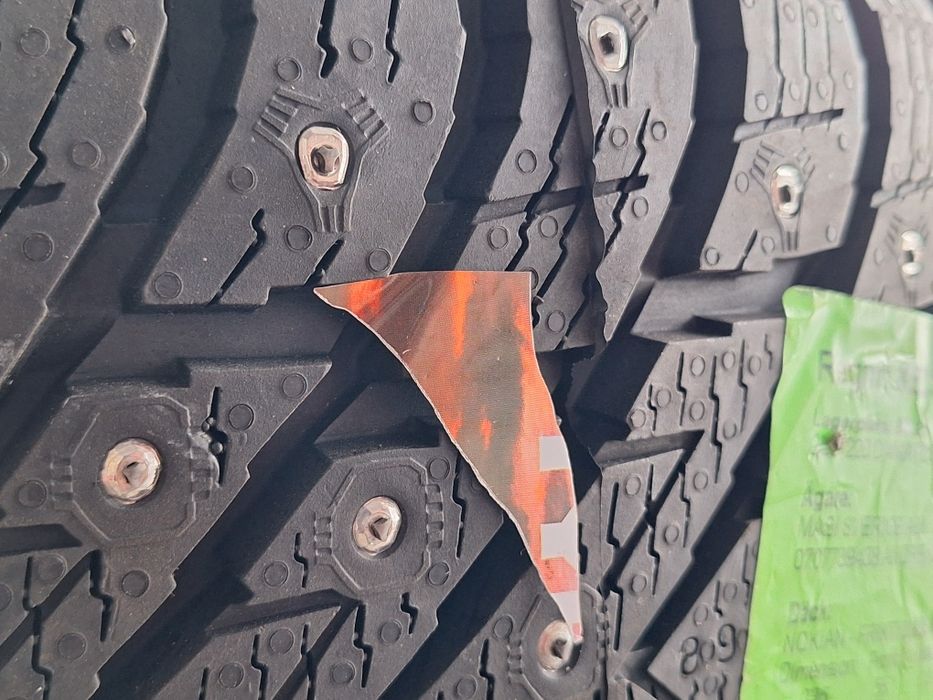 Зимовий NOKIAN 235 55 18 шип