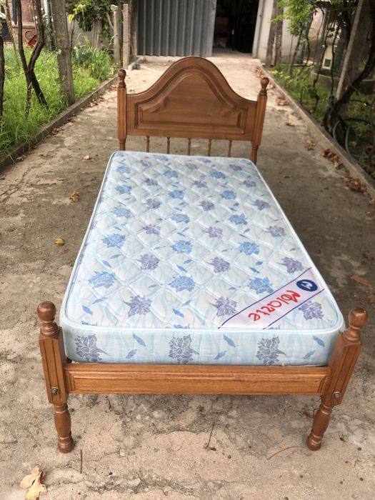 Cama de de madeira