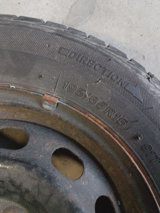 Koło z felgą 195/65R15