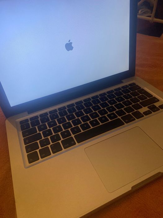 MacBook Pro+Carregador incluído