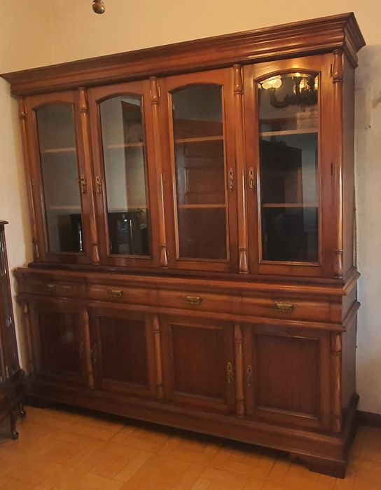 Cristaleira/ louceiro 2m x 2m