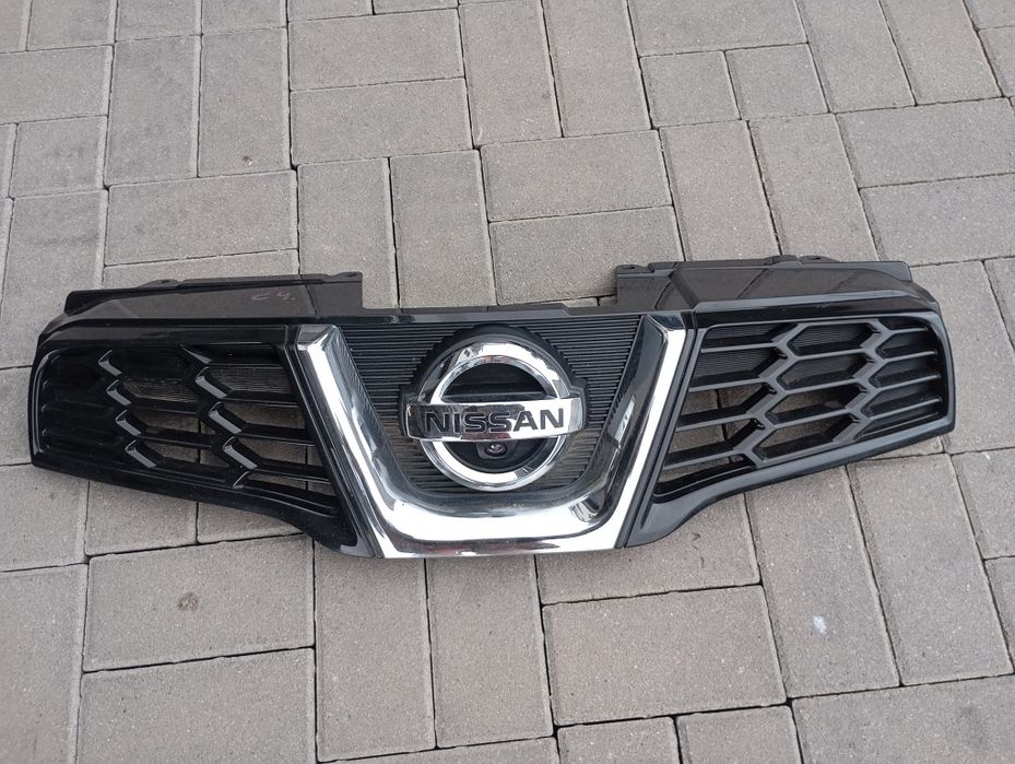 Grill atrapa zderzaka przód Nissan Qashqai j10 Lift grill kamera atrapa zderzaka przód logo kamera Nissan Qashqai j10 Lift