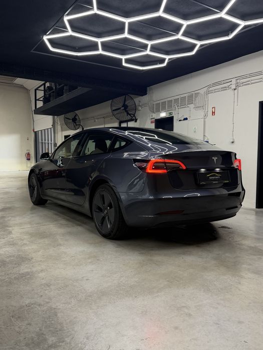 Tesla Model 3 — fotografia 4