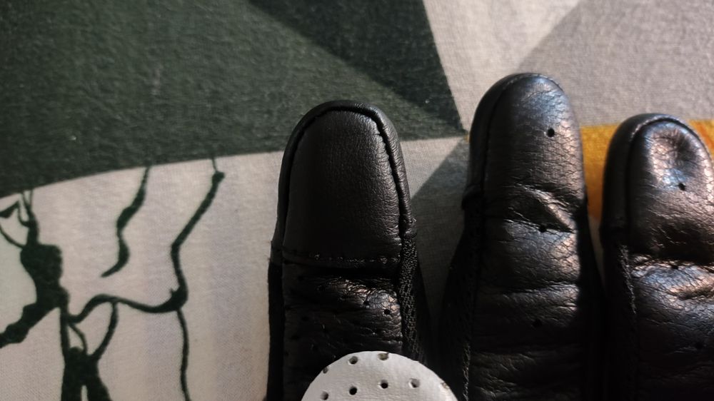 Luvas mota em pele e ventiladas