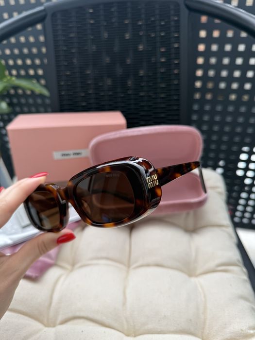 Сонцезахисні жіночі окуляри MIU MIU B13S BROWN нові