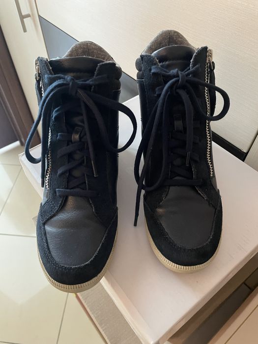 Sneakersy Esprit na ukrytym koturnie roz. 36