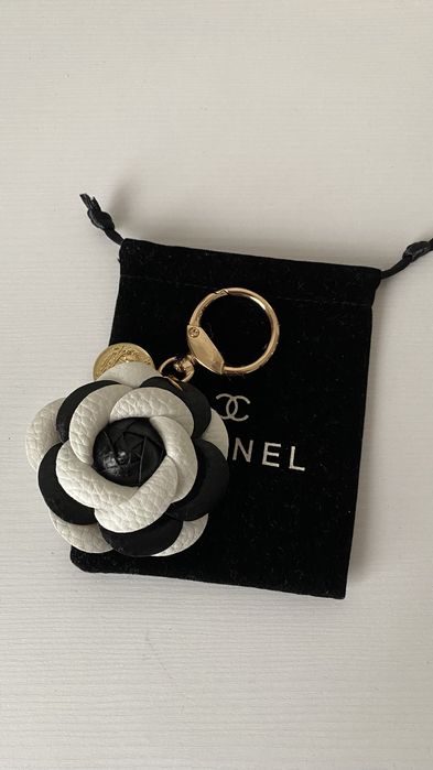 Стильний жіночій брелок