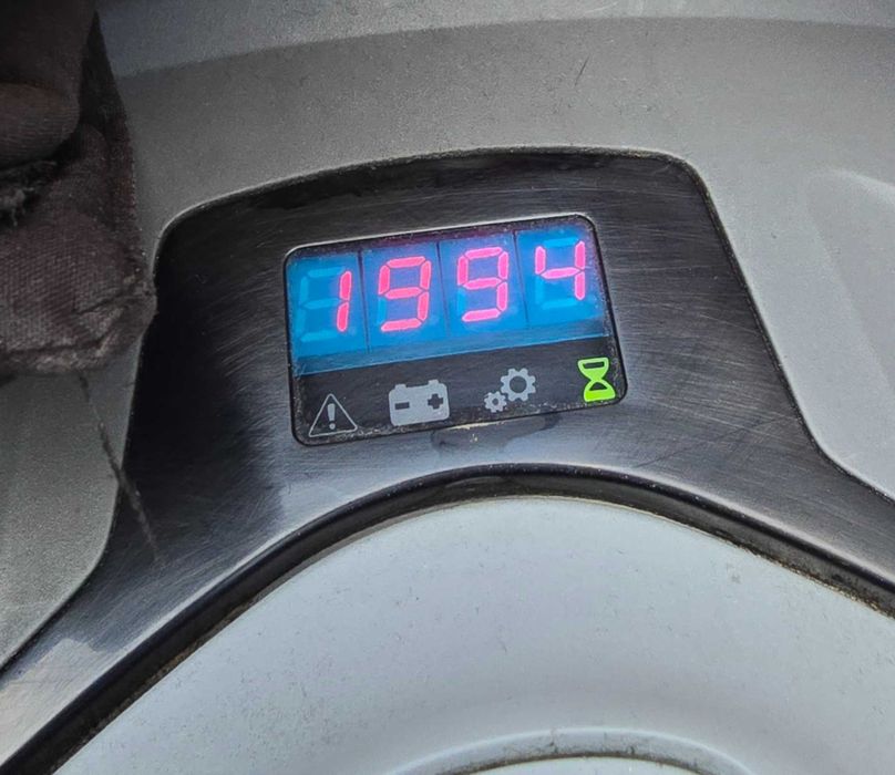 Paleciak elektryczny z niskim masztem Toyota Swe 200 unoszone ramiona