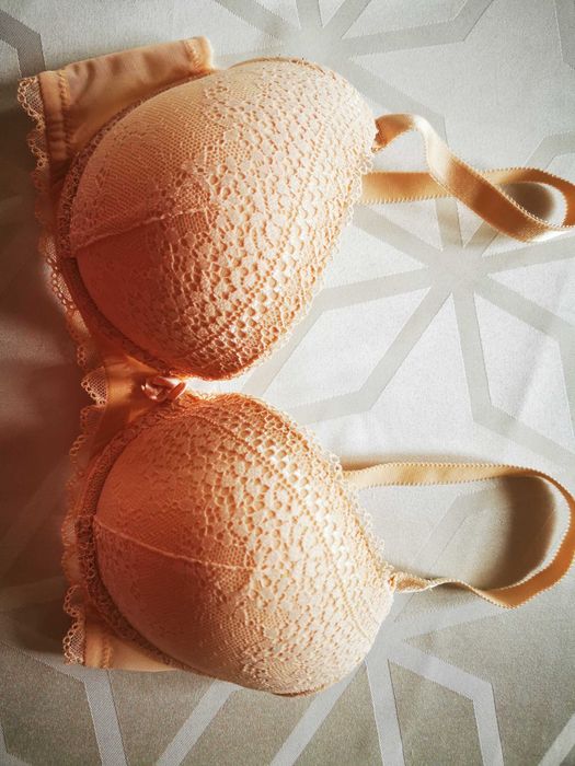 Biustonosz Agio Milano push-up beżowy rozm. 70F