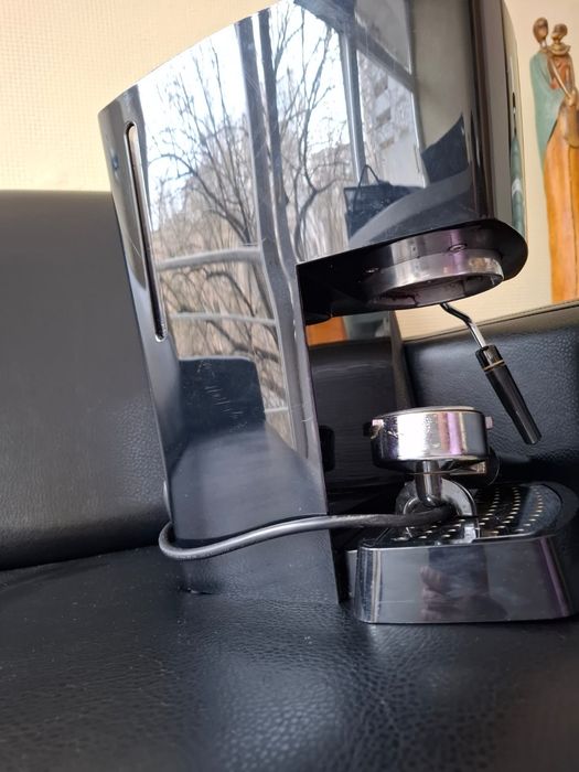 Продам ручну кавоварку