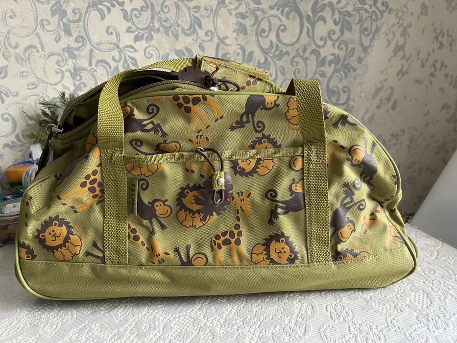 Продам дорожну   сумку на колесах.