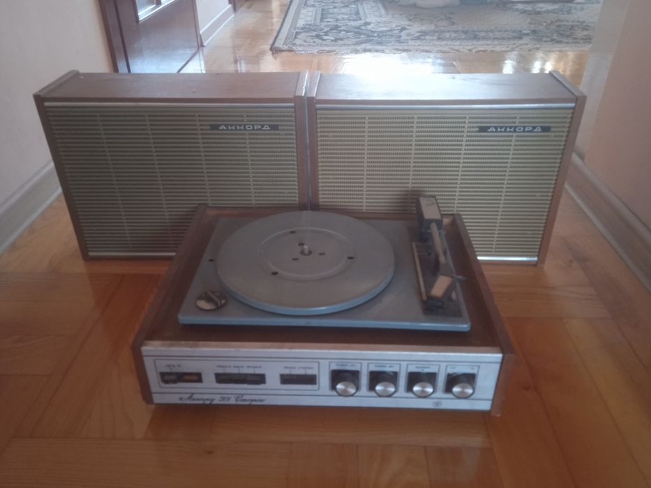 Радіо програвач бу аккорд +колонки 201 стерео