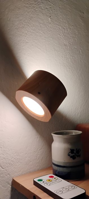Lampka ścienna LED