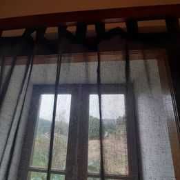 Cortinado castanho escuro com  8 presilhas *