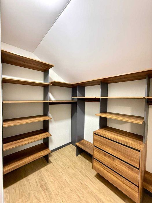 Оренда просторового двоповерхового будинку в Царському селі