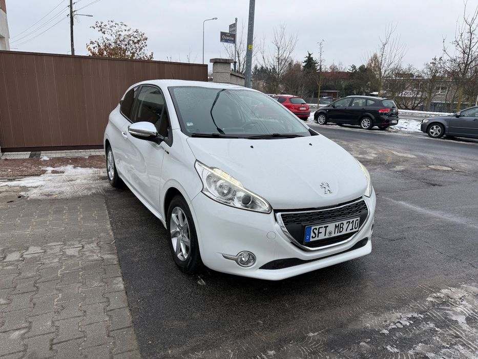Peugeot 208 1,2 82 KM Benzyna Tablet Alu PDC 2X Klucze Z Niemiec ASO Peugeot!