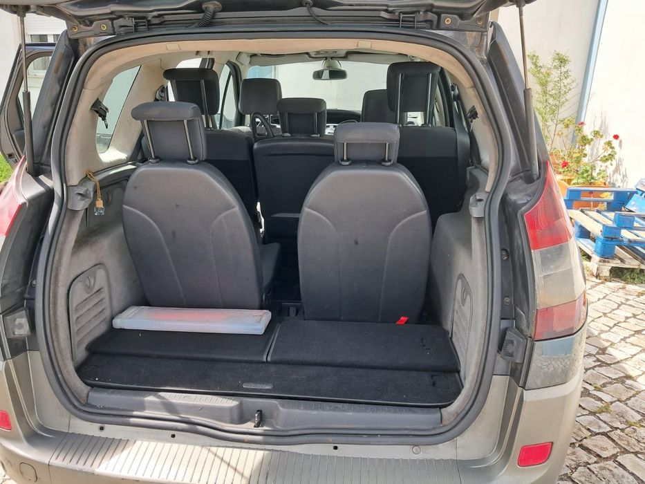 Renault Grand Senic, 7 lugares, 110 cavalos.