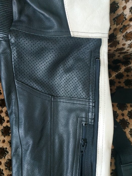 Цена снижена! Кожаный мотокостюм DAINESE