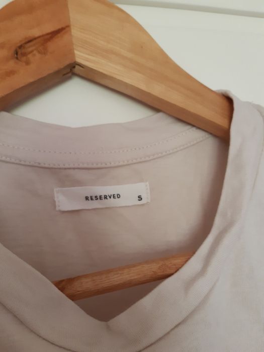 Beżowa koszulka Reserved