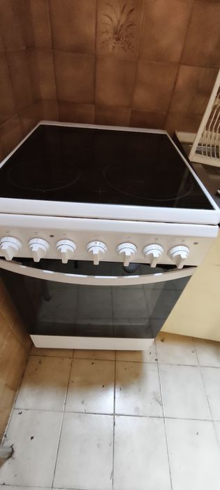 Urgente - ​Móveis de Sala + Fogão Vitrocerâmico c/ Forno + Frigorífico