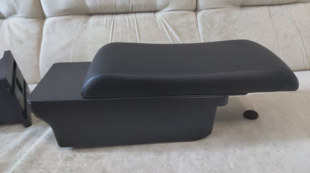 Подлокотник Citroen C4