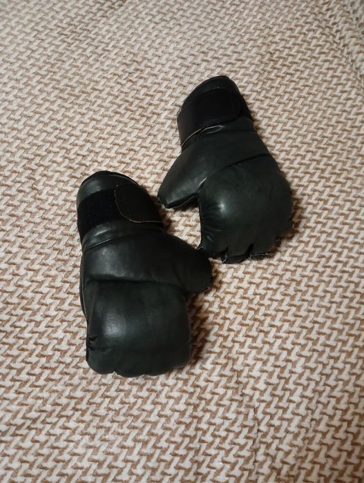 Перчатки для единоборств открытые ручной роботы.