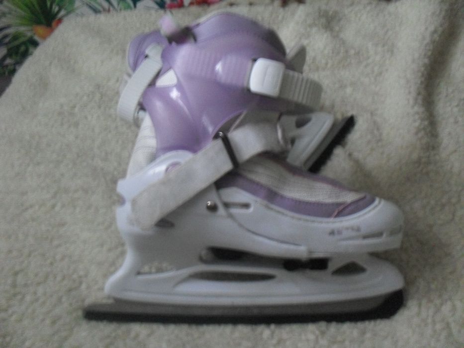 Sprzedam tanio łyżwy Figurowe i Hokejowe