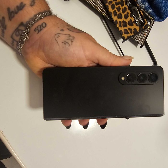 Samsung z fold 4