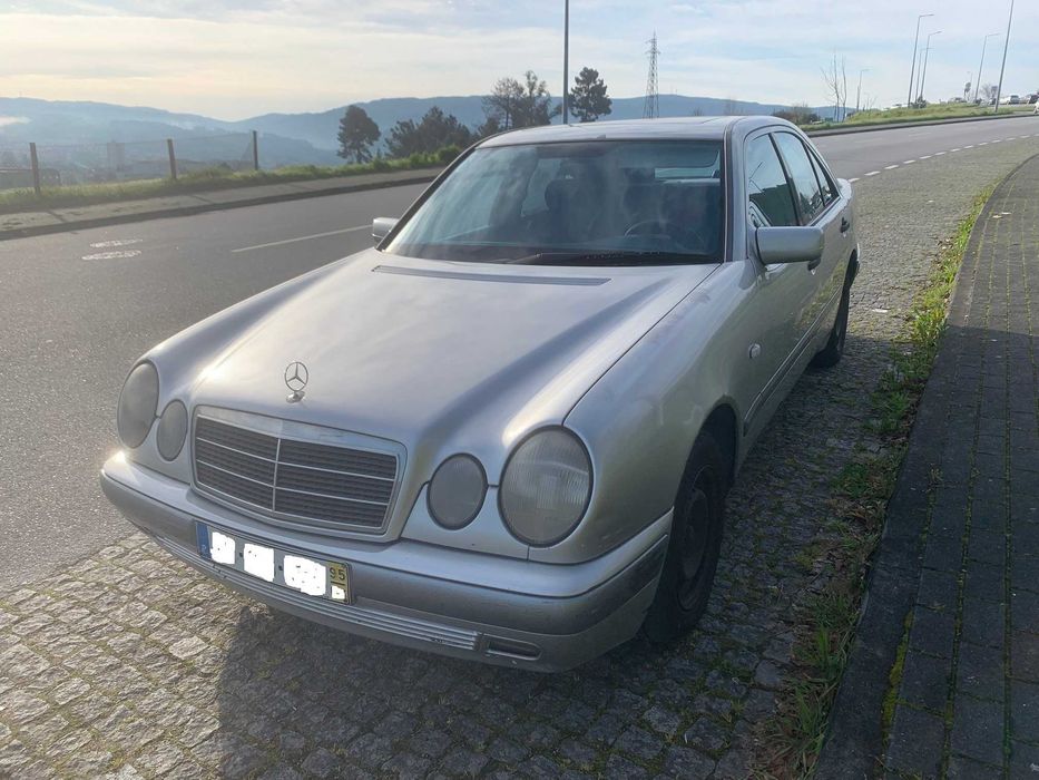 Mercedes-Benz Classe E 220d (1995)
