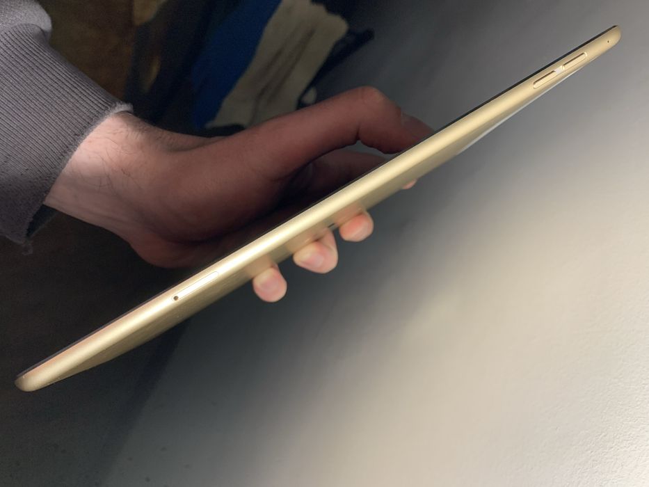 ipad air 2 9.7 95% gold wifi