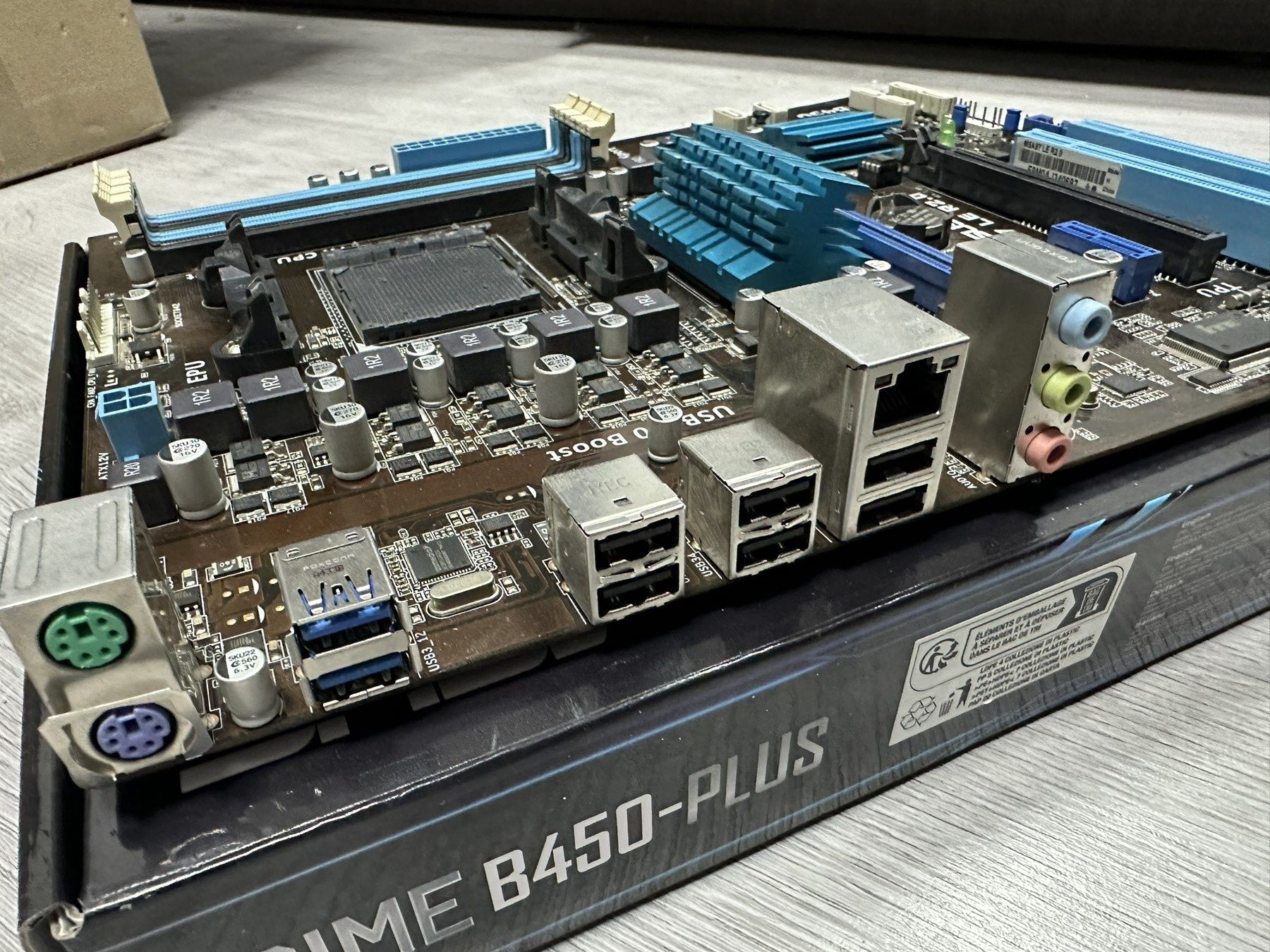 Материнская плата ASUS M5A97 LE: 1 900 грн. - Комплектуючі та аксесуари ...