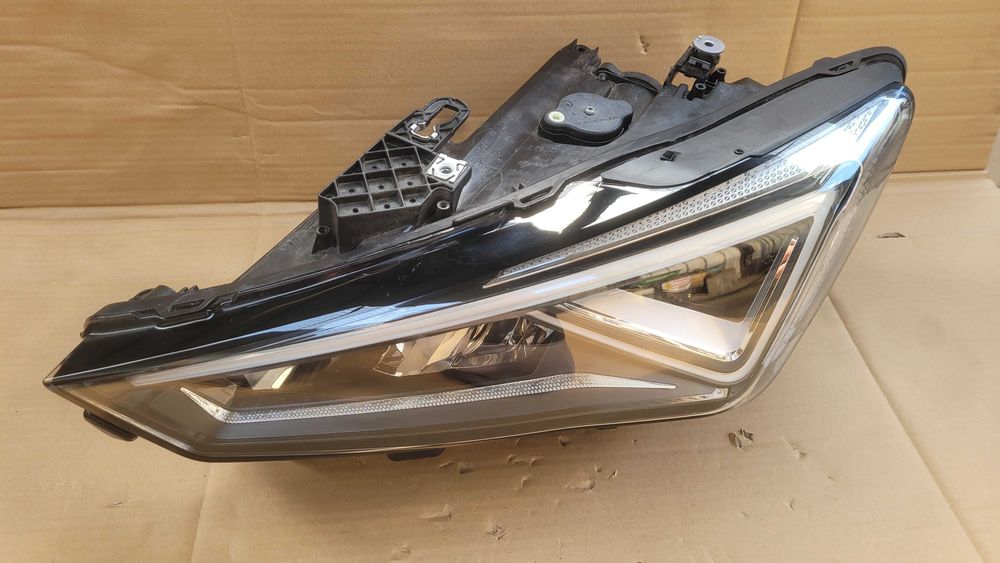 Seat Leon IV Cupra Formentor 5FG Full led  lampa lewa przednia lewy