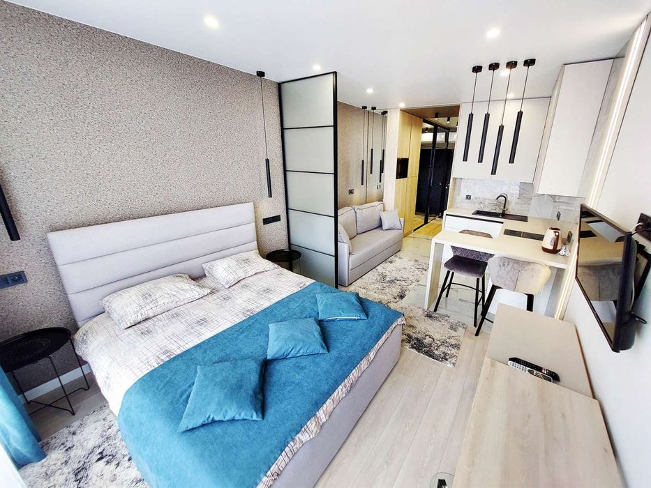 Стрийська-Наукова-Автовокзал подобово погодинно.