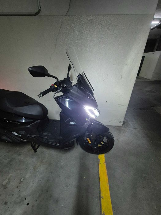 Vendo maxi-scooter SYM Joyride 300 ABS, com apenas 1.076 km