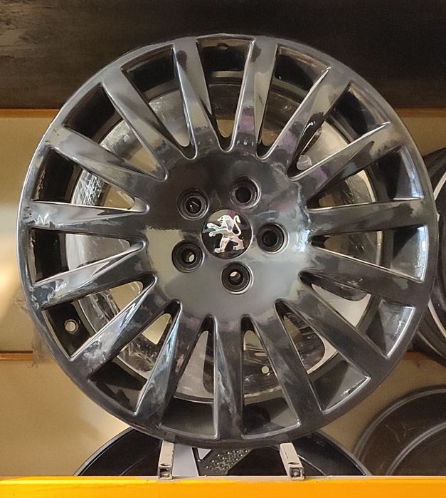 18" 7.5J 5x108 4szt felg aluminiowych lakierowanych czarny połysk